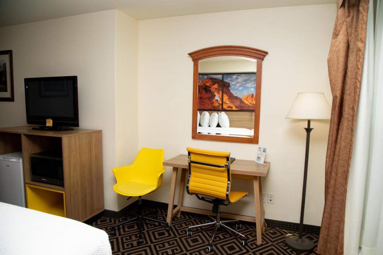 Days Inn By Wyndham Manitou Springs Exteriör bild